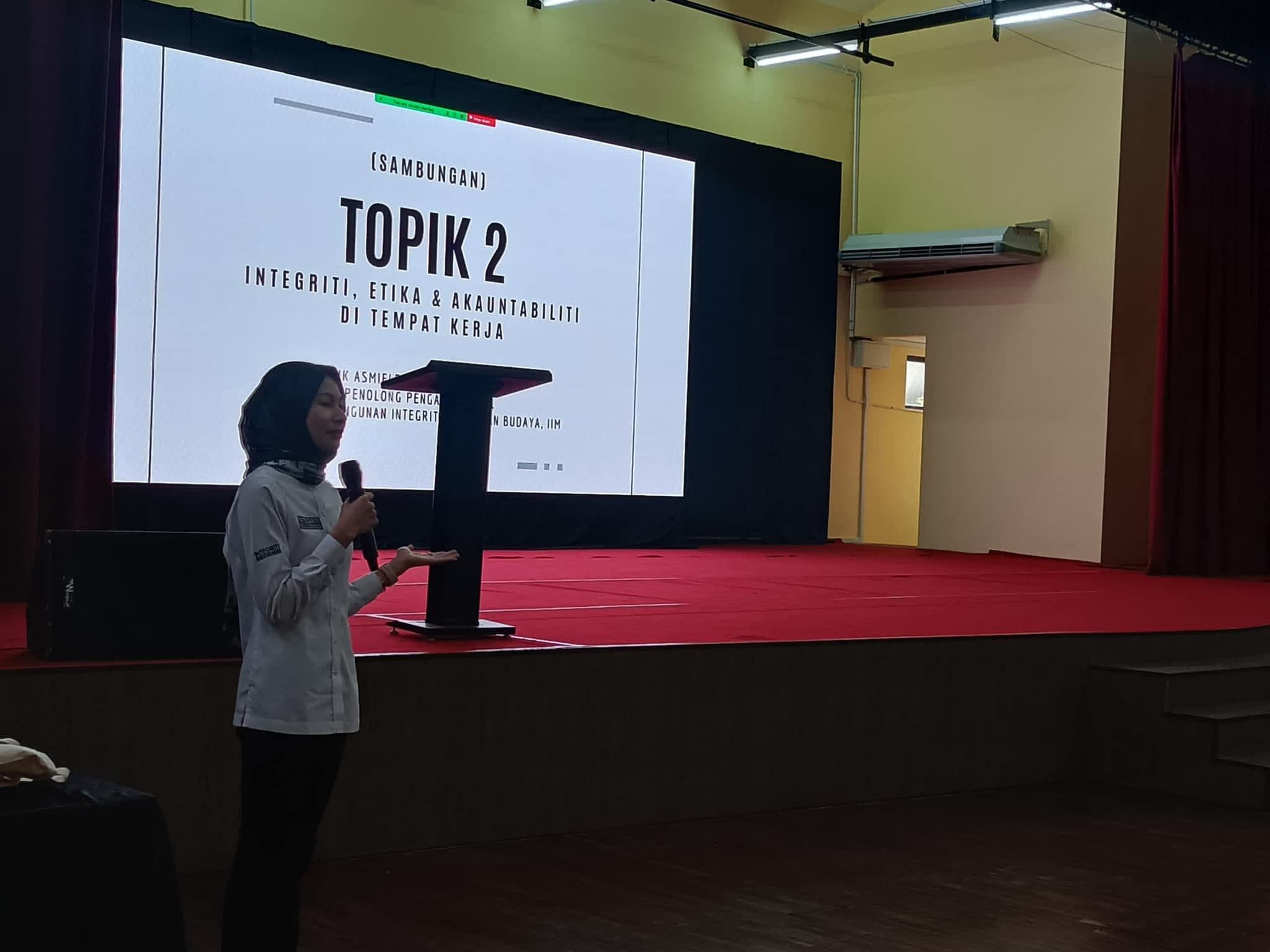 Ceramah bertajuk Integriti, Etika dan Akauntabiliti di Tempat Kerja bersempena Program Psikologi dalam Integriti anjuran Jabatan Wanita dan Keluarga Sarawak (JWKS)