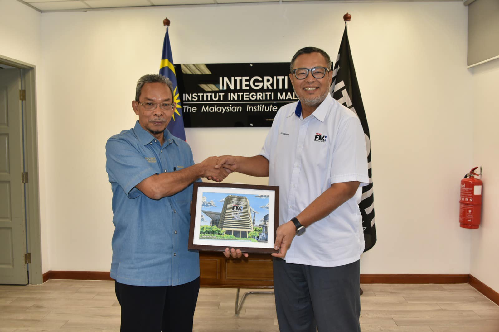 Kunjungan hormat daripada PKNS FM Integrated Sdn. Bhd.