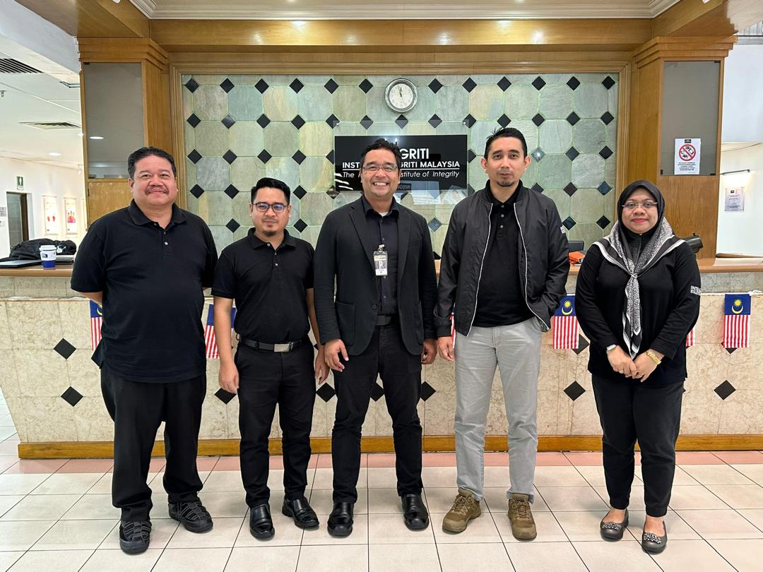 Perbincangan bersama YBhg. Prof. Madya Dr. Azizi bin Ab Aziz dari Universiti Utara Malaysia (UUM)