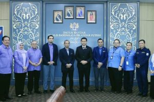 Kunjungan hormat ke Majlis Bandaraya Iskandar Puteri